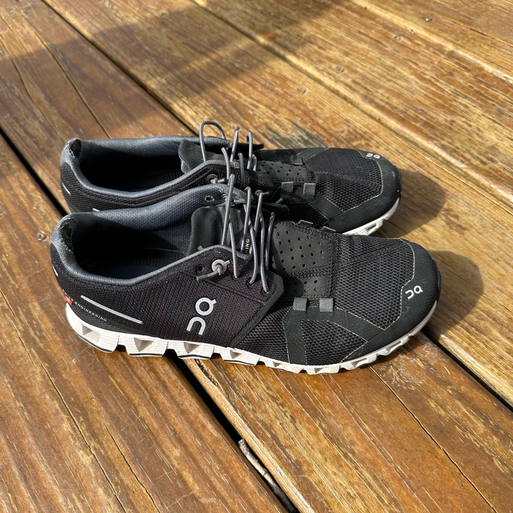 On Cloud Running Shoes Women’s size 7.5